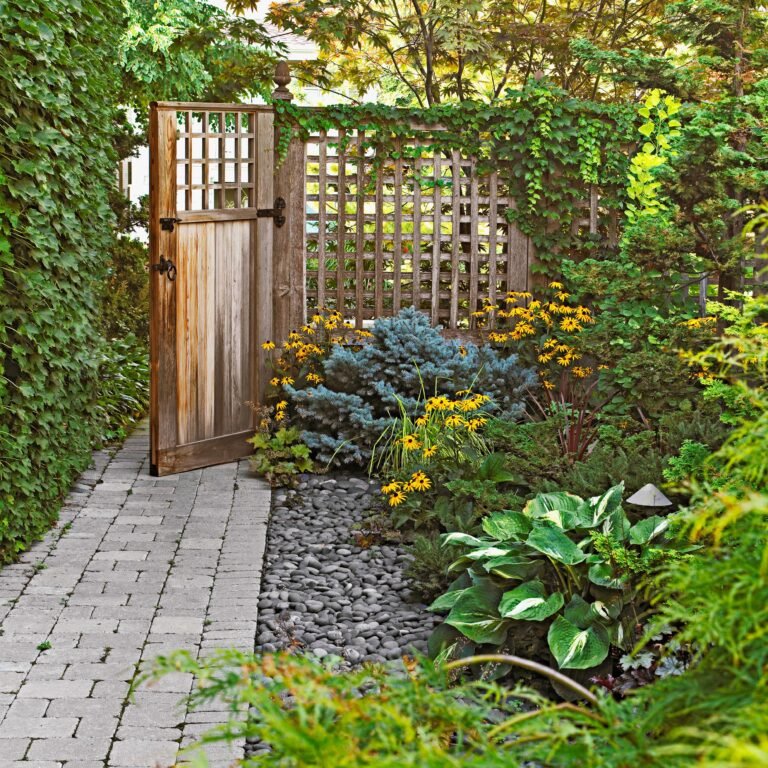 33 Garden Fence Ideas