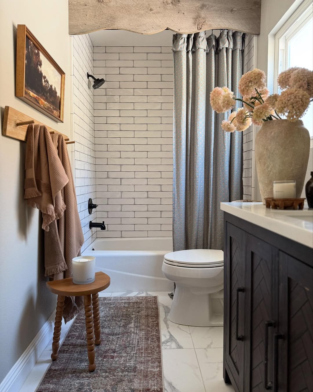 25 Cozy Fall Bathroom Decor Ideas That Will Make You Fall in Love with Your Space! - Rustic Elegance