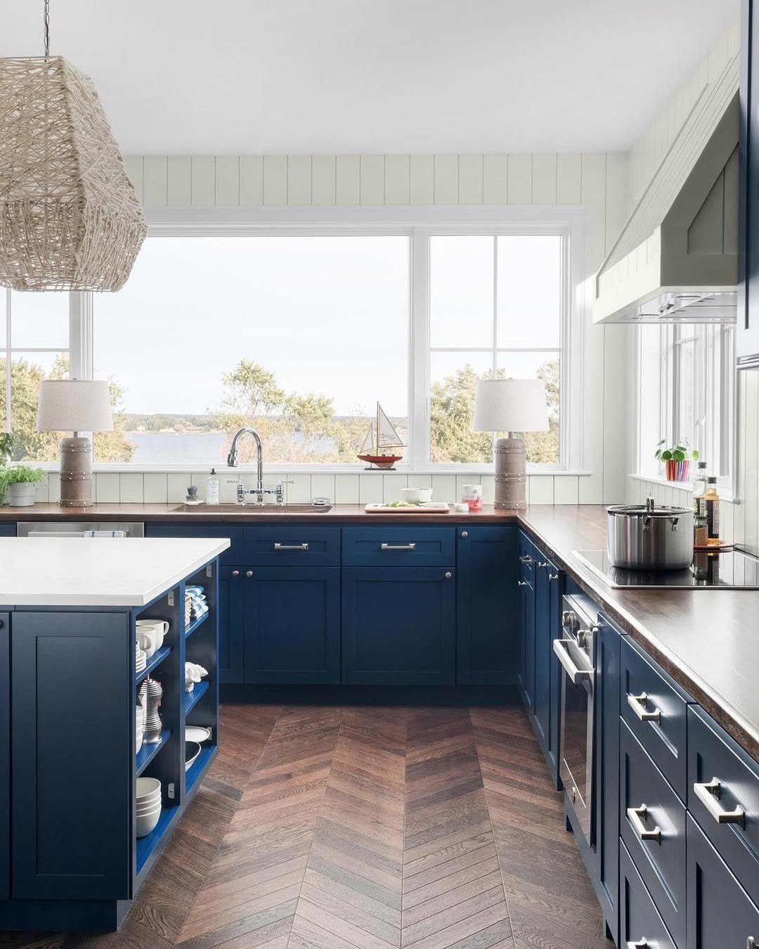 18 Bold Blue Kitchen Backsplash Ideas to Freshen Up Your Cooking Space! - 14. Textured Brick Blue Backsplash