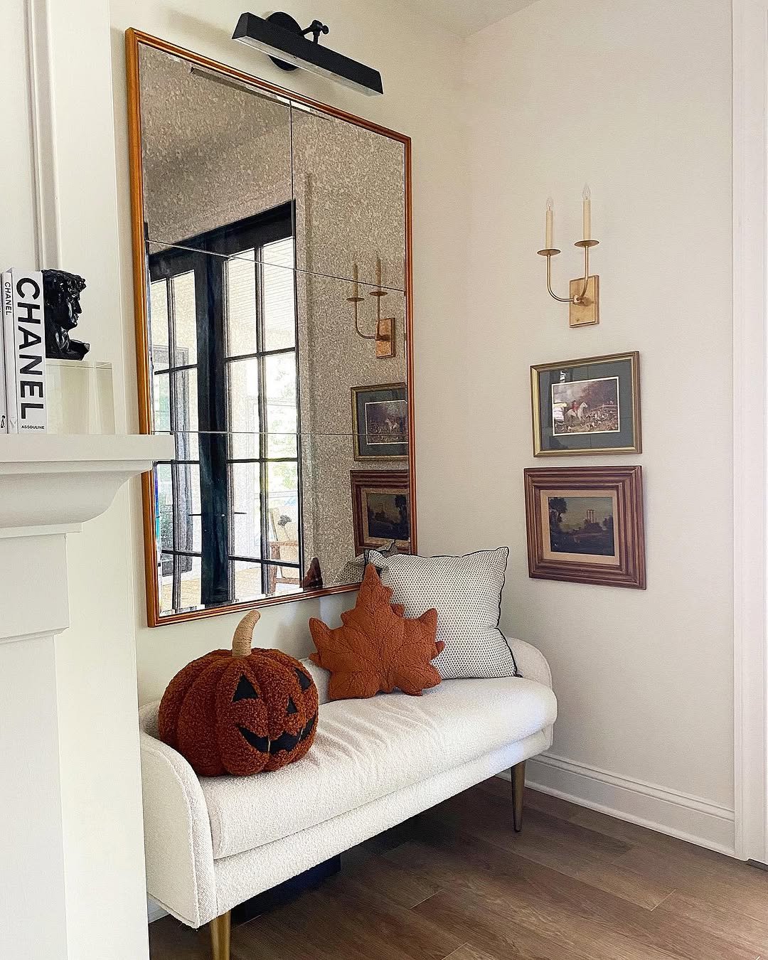 Cozy Reading Nook in Fall Decor